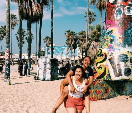 Katelyn Folasade perfekte akt bilder