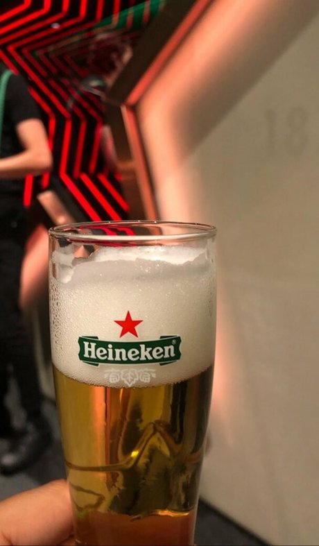 Katelyn Folasade hübsche erwachsene foto