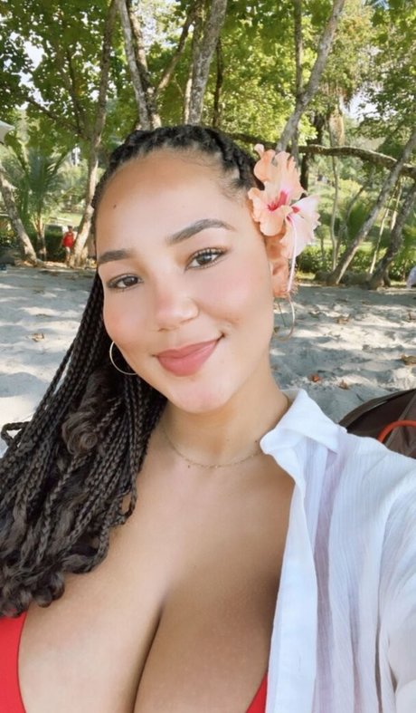 Katelyn Folasade hd pornostar bild