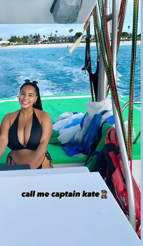 Katelyn Folasade pornostar kunst galerien