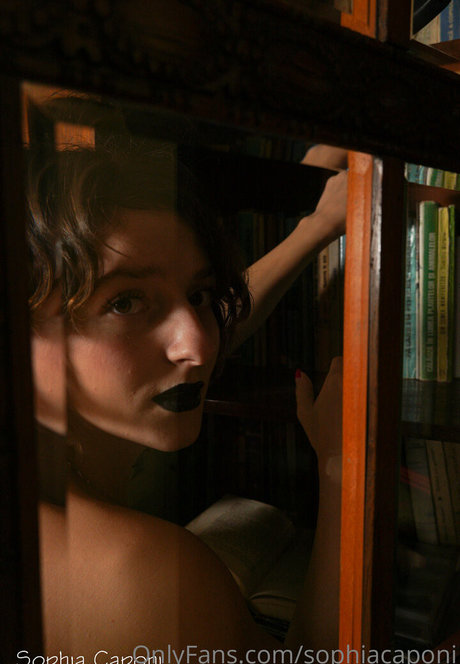 sophiacaponi model pornographische galerie