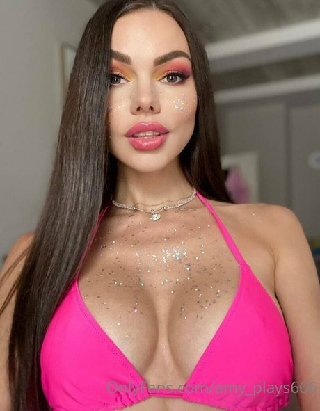 amy plays666 model erotische bilder