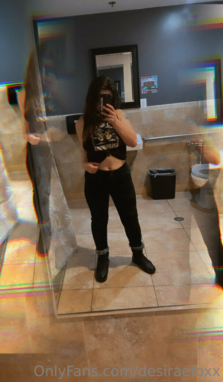 desiraefoxx porno kunst bilder