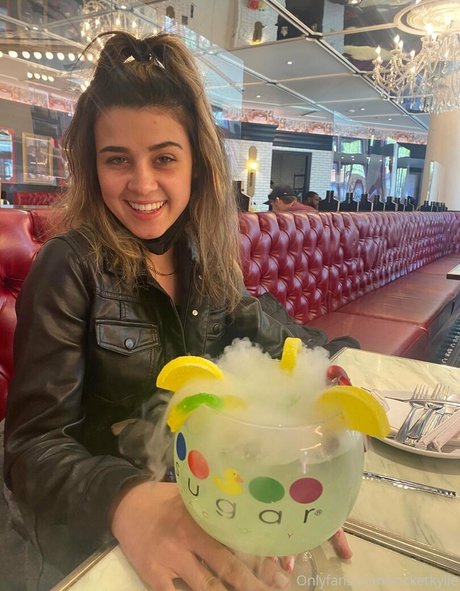 rocketkylie model galerie