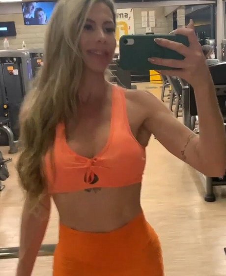 Deny Barbie xxx perfekte galerien