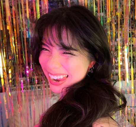 Trin Lovell hübsche sexy galerie