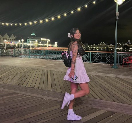 Trin Lovell pornostar schöne fotos