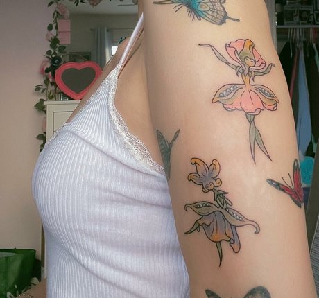 Trin Lovell top nackt bilder