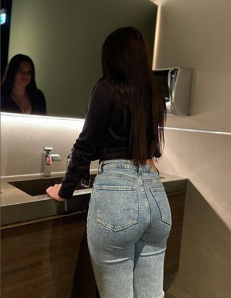 Fayesxh perfekte nacktheit bilder