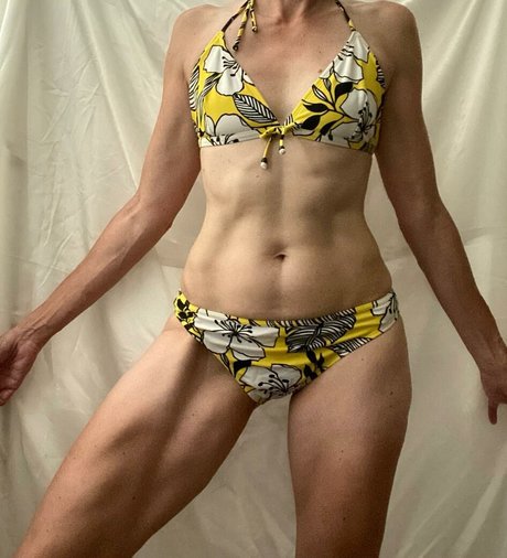 unschuldige onlyfans freie foto