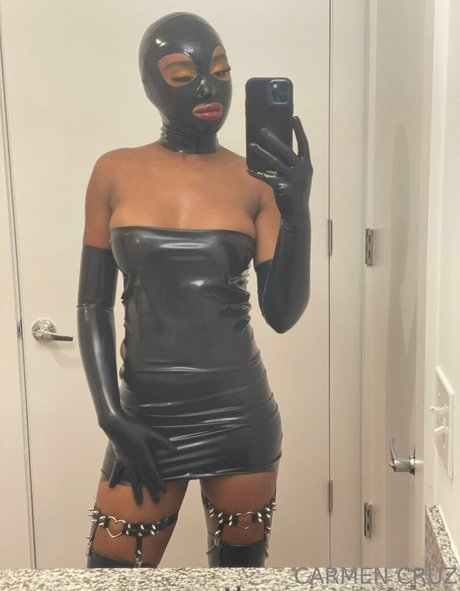 carmencruz perfekte erwachsene foto