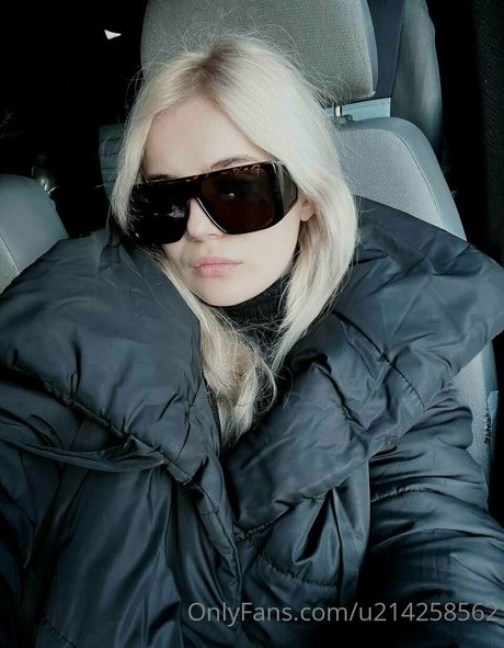 thedakotaa heiße nackte bild