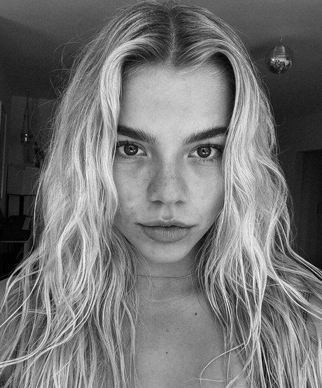 Becca Means model porno fotos