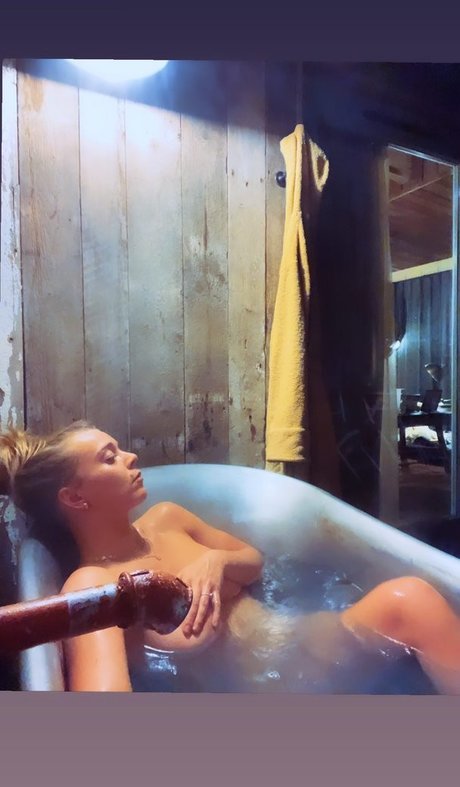 Becky Hill sexy nette bild