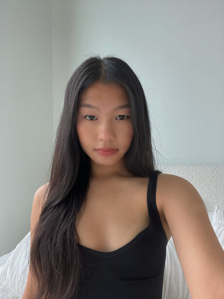 Amina Li nackt bilder