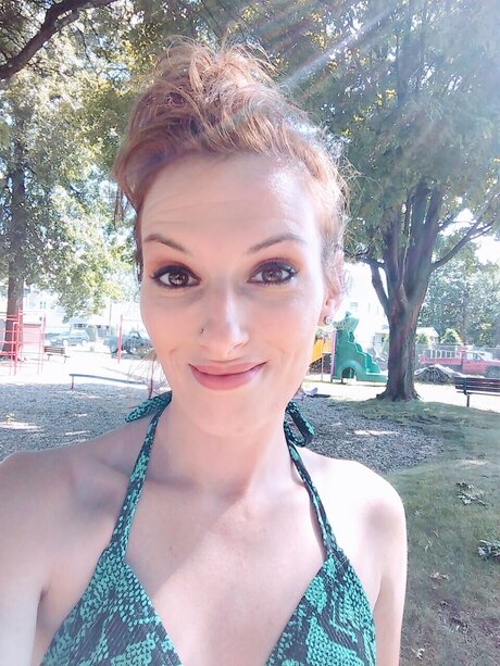 PrettyPetiteT porno beste bild