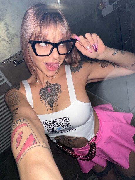 SofiaKarma erwachsene kunst galerien