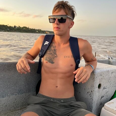 Ale Peach porno hübsche galerie