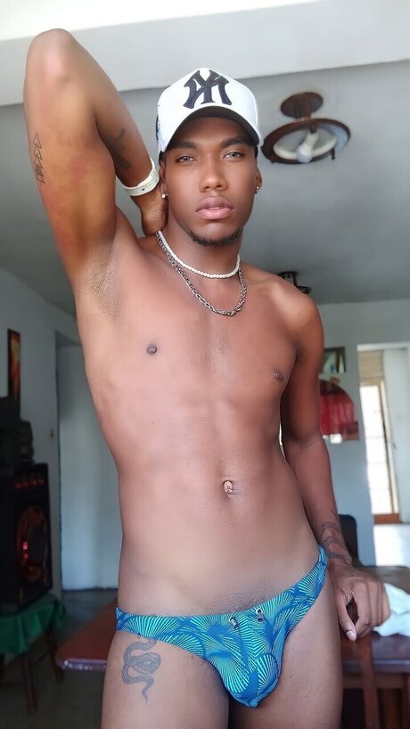 Brandon Jesus top sexy foto