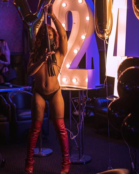 YAZ YEEZY_ heiße erwachsene galerie