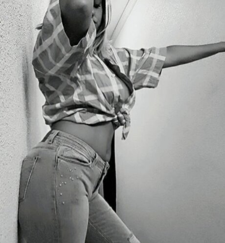 Leonela 21tiseen top nackt fotos