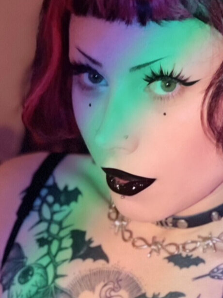 Serafina Scream X hd pornographische fotos