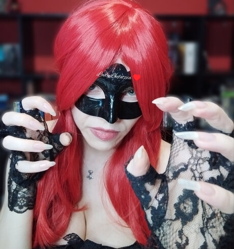 Lady Laetitzia Claws perfekte nackte galerie