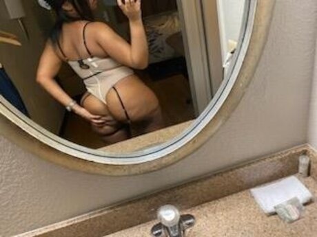 milf mit großem arsch nur fans exklusive akt bild