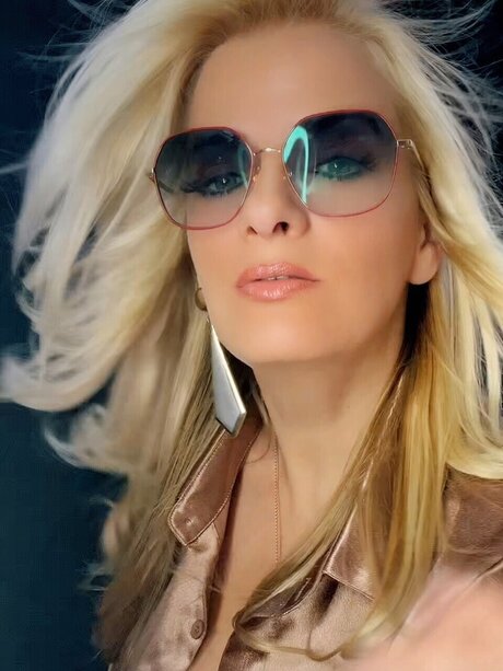 pool-dreier onlyfans hübsche schöne galerie