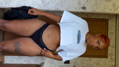 Violet Black xxx porno galerie