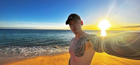 Alpha God Saint xxx nackt foto