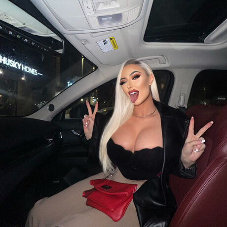 Sasha Carmine freie nackt foto