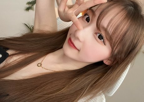 rofvmtm pornostar akt bild