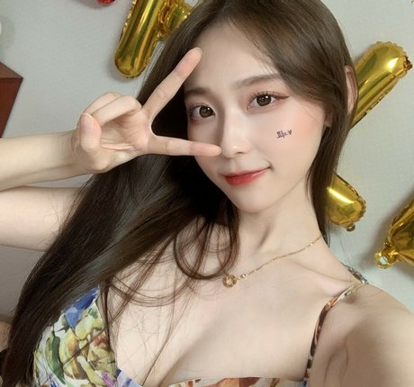 unterwürfige onlyfans heiße pornographische bild