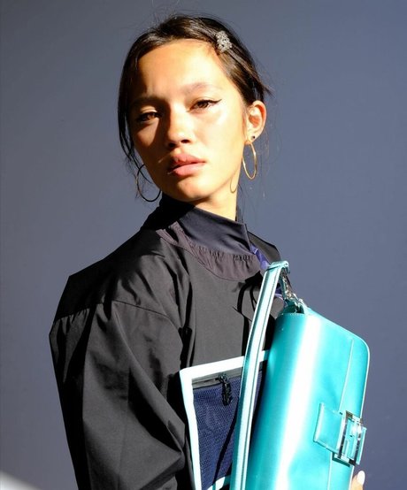 asiatische falsche titten onlyfans sex bild