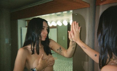 bekleidete onlyfans hd nackt fotos