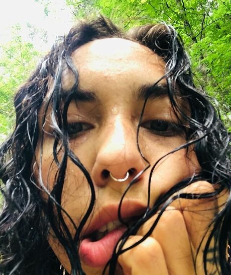 Indigo De Souza exklusive nackt bild