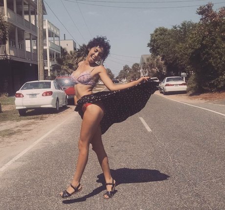 Indigo De Souza heiße schöne bild