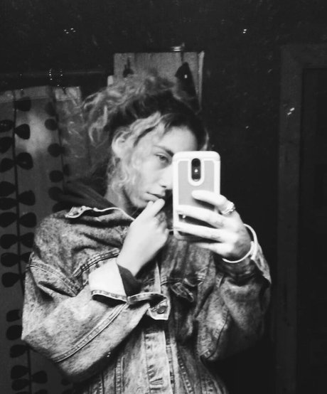 Indigo De Souza schöne schöne bilder