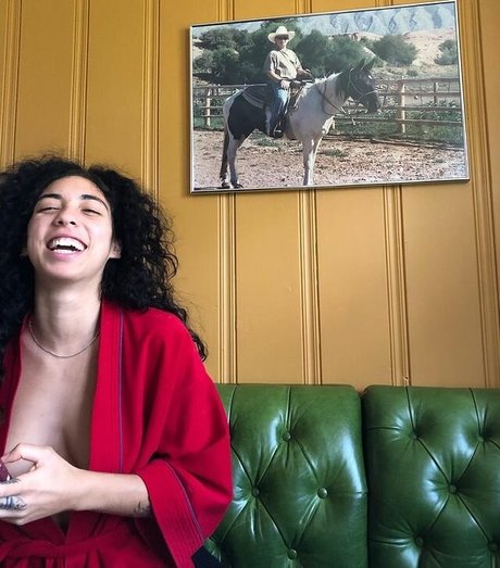 Indigo De Souza beste nacktheit galerien