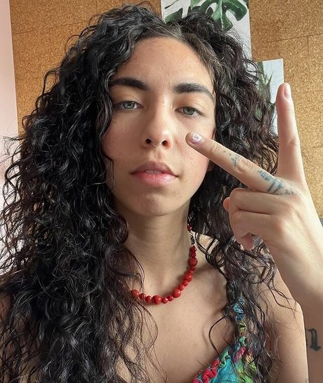 Indigo De Souza erwachsene sexy bild