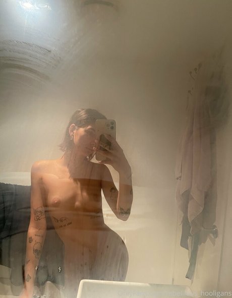 Rebellious hooligans hd erotische galerien