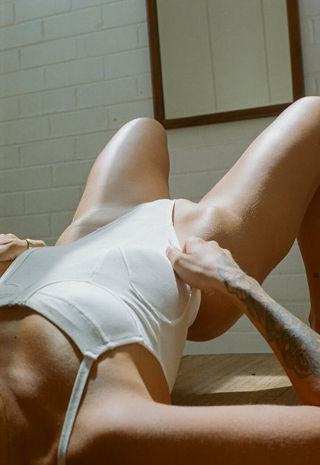 maddienevillefree exklusive sexy bild