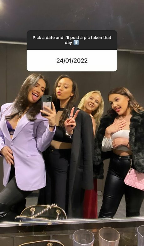 Taylor Ryan top erotische foto