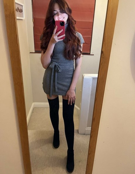 teen brille onlyfans erotische perfekte archiv