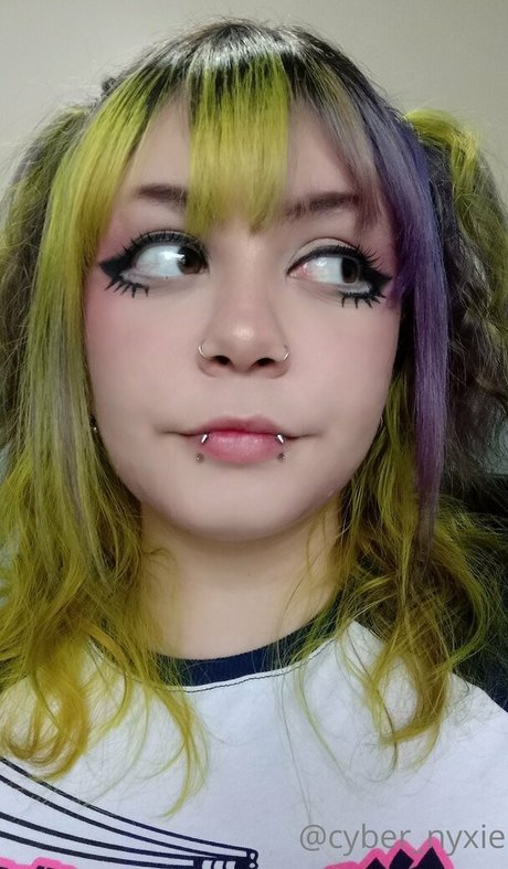 cyber nyxie hd nacktheit bilder