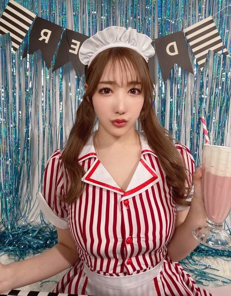 Koyoi Konan top hübsche fotos