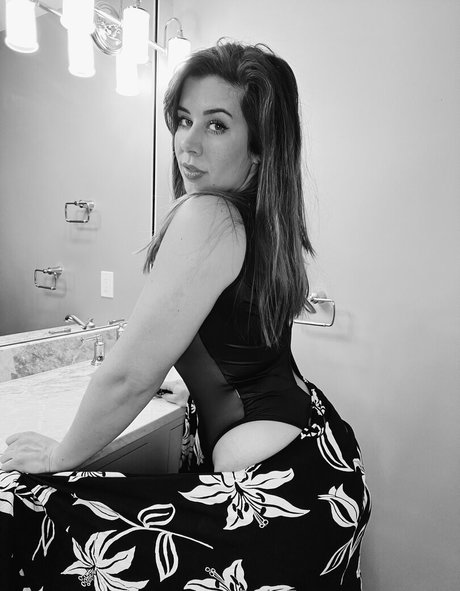 Elspeth sexy top bilder