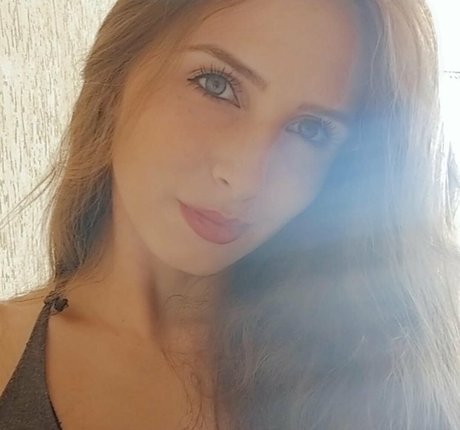 Gabi Mendes heiße hd fotos