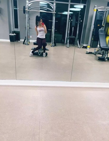 Vivika Babe porno akt archiv